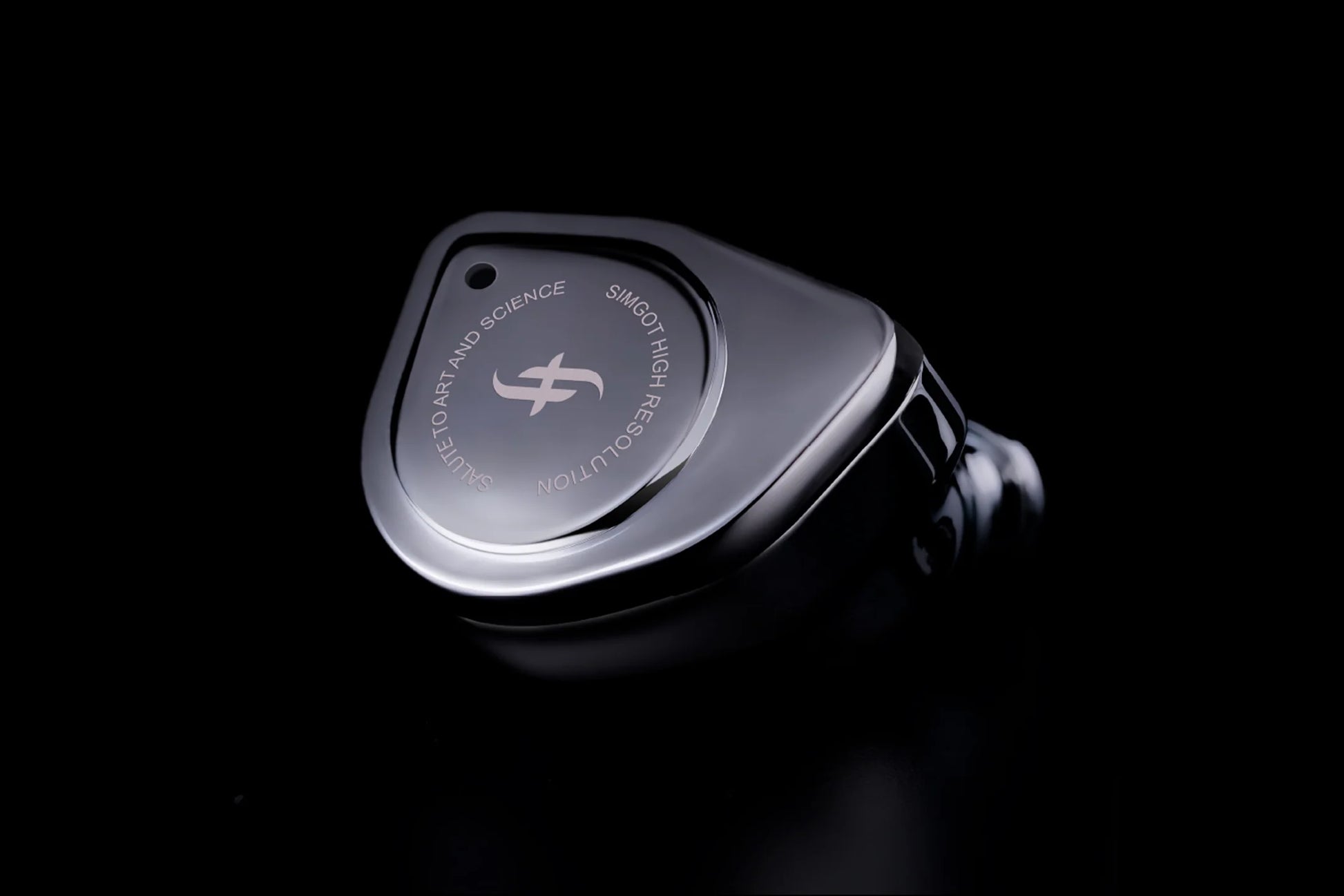 one simgot ew200 iem on a black background