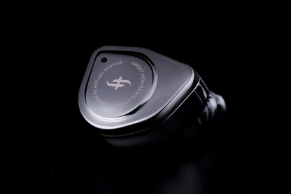 one simgot ew200 iem on a black background